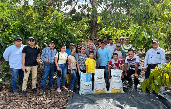 CAPACITACION A LOS AGRICULTORES DE LAS COMUNIDADES DE LA PARROQUIA