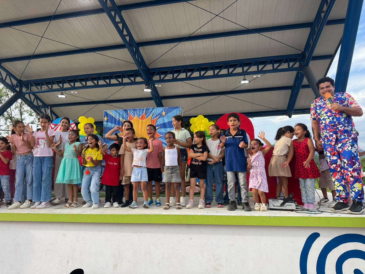 ¡FELIZ DÍA INTERNACIONAL DEL NIÑO A TODOS LOS PEQUEÑOS DE NUESTRA PARROQUIA!